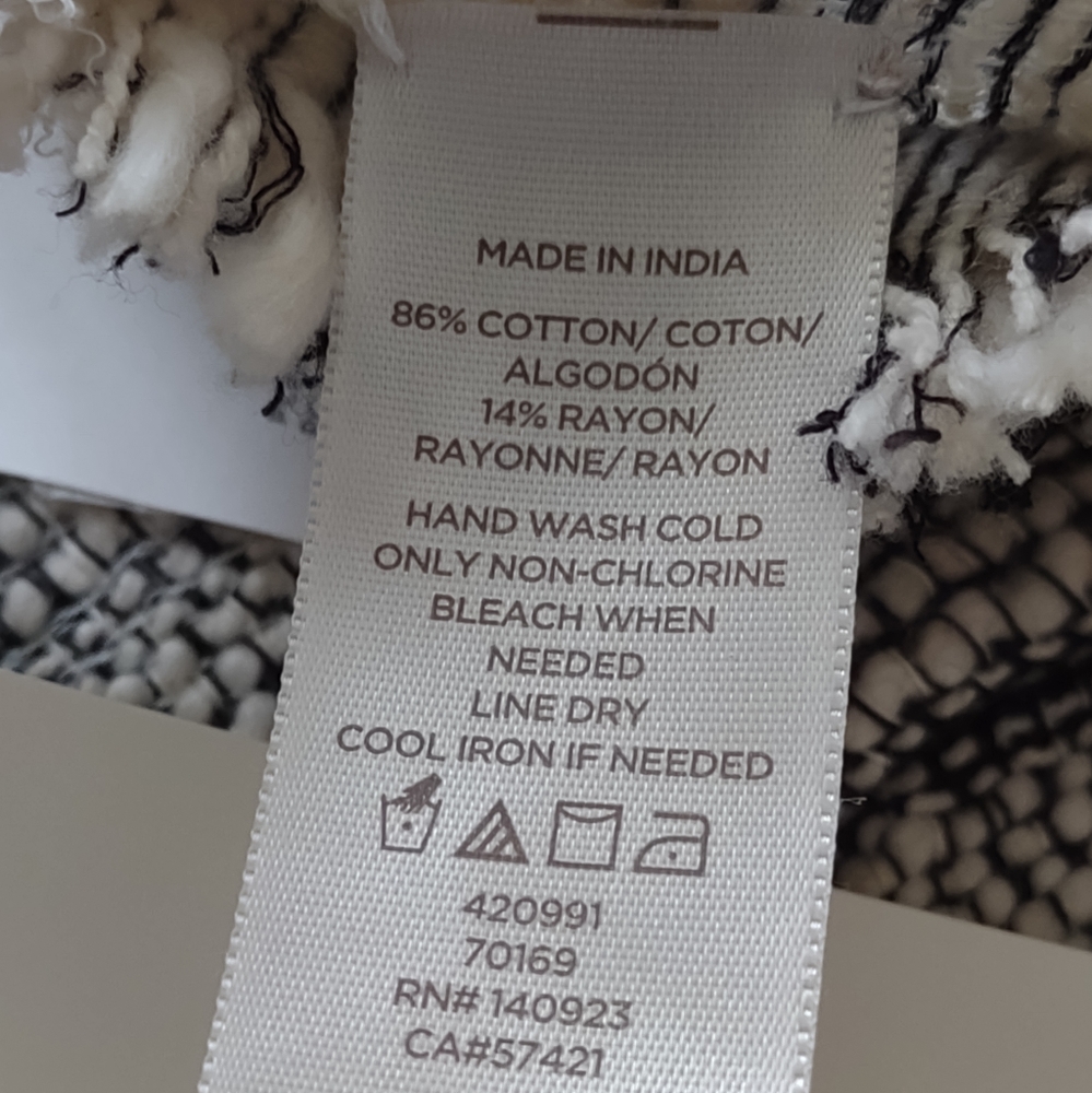 New 🎀 Loft infinity scarf plaid Tartan Knit - Picture 4 of 6